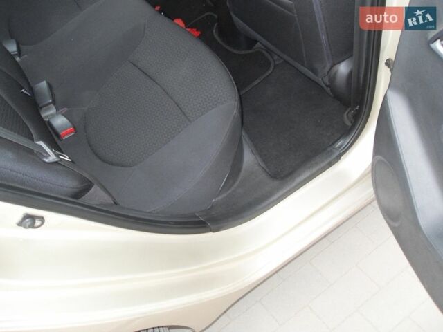 Бежевый Киа Рио, объемом двигателя 1.4 л и пробегом 227 тыс. км за 6000 $, фото 26 на Automoto.ua