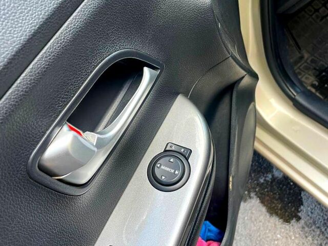 Бежевий Кіа Ріо, об'ємом двигуна 1.4 л та пробігом 126 тис. км за 7300 $, фото 12 на Automoto.ua