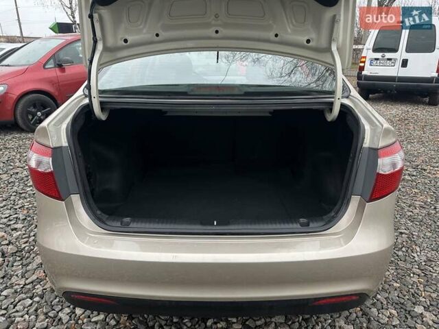 Бежевый Киа Рио, объемом двигателя 1.4 л и пробегом 66 тыс. км за 7700 $, фото 8 на Automoto.ua