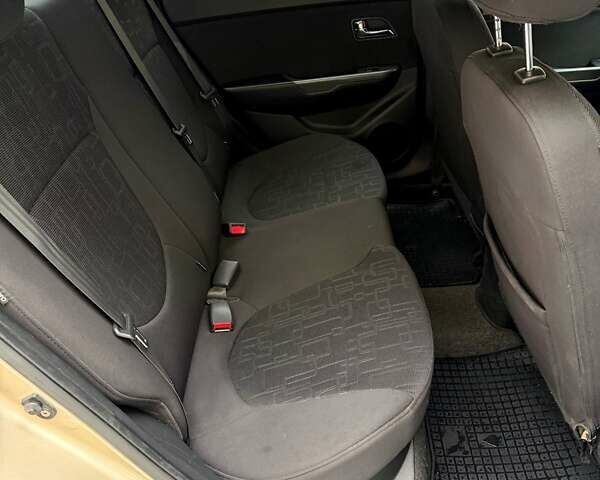 Бежевий Кіа Ріо, об'ємом двигуна 1.59 л та пробігом 122 тис. км за 8600 $, фото 20 на Automoto.ua