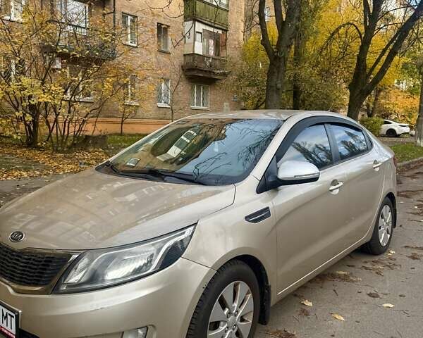 Бежевий Кіа Ріо, об'ємом двигуна 1.59 л та пробігом 192 тис. км за 7100 $, фото 4 на Automoto.ua