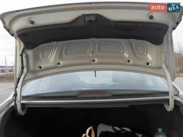 Бежевый Киа Рио, объемом двигателя 1.4 л и пробегом 227 тыс. км за 6000 $, фото 41 на Automoto.ua