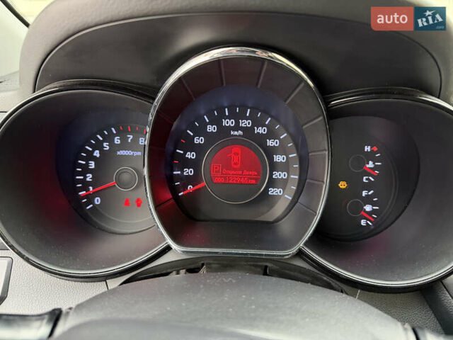 Бежевий Кіа Ріо, об'ємом двигуна 1.59 л та пробігом 122 тис. км за 8600 $, фото 13 на Automoto.ua