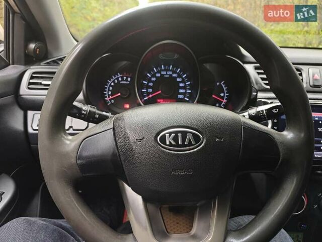 Кіа Ріо 2012 у Києві на Automoto.ua Бежевий Кіа Ріо, об'ємом двигуна 1.4 л та пробігом 337 тис. км за 6500 $, фото 38 на Automoto.ua