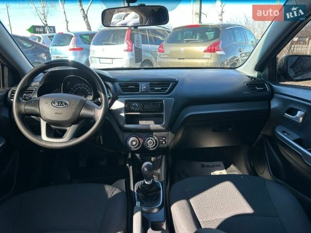 Бежевий Кіа Ріо, об'ємом двигуна 1.4 л та пробігом 66 тис. км за 7500 $, фото 14 на Automoto.ua