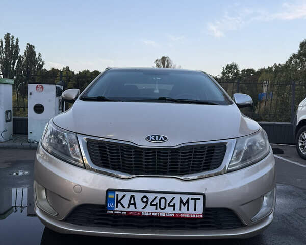 Бежевий Кіа Ріо, об'ємом двигуна 1.6 л та пробігом 192 тис. км за 7800 $, фото 1 на Automoto.ua