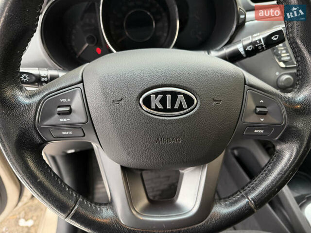Бежевий Кіа Ріо, об'ємом двигуна 1.59 л та пробігом 122 тис. км за 8600 $, фото 29 на Automoto.ua