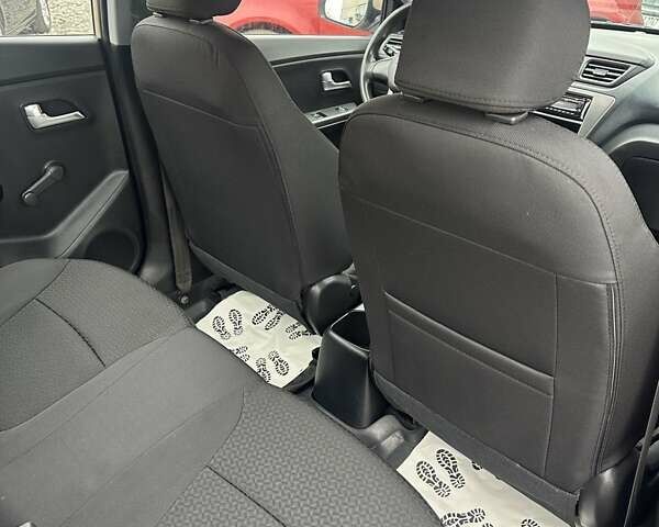 Бежевый Киа Рио, объемом двигателя 1.4 л и пробегом 66 тыс. км за 7700 $, фото 15 на Automoto.ua