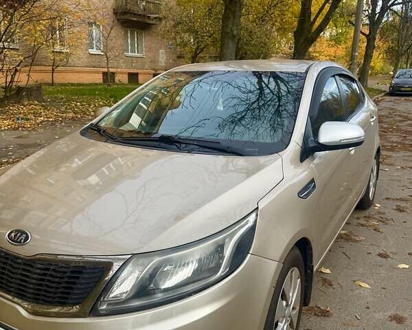 Бежевий Кіа Ріо, об'ємом двигуна 1.59 л та пробігом 192 тис. км за 7100 $, фото 3 на Automoto.ua