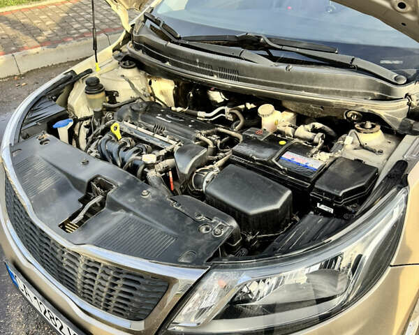 Бежевый Киа Рио, объемом двигателя 1.4 л и пробегом 147 тыс. км за 8500 $, фото 5 на Automoto.ua