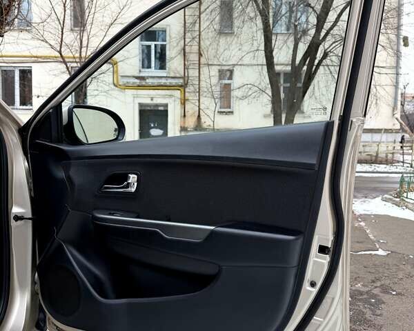 Бежевий Кіа Ріо, об'ємом двигуна 1.59 л та пробігом 122 тис. км за 8600 $, фото 26 на Automoto.ua