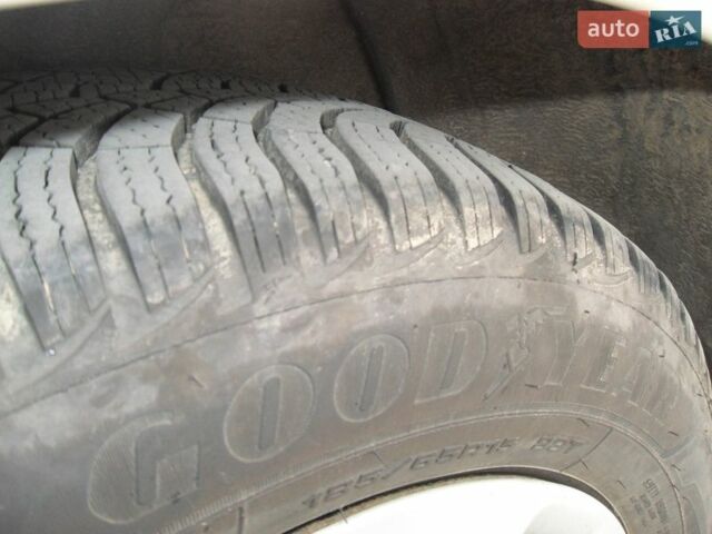 Бежевый Киа Рио, объемом двигателя 1.4 л и пробегом 227 тыс. км за 6000 $, фото 42 на Automoto.ua