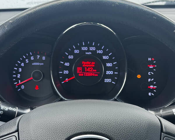 Бежевый Киа Рио, объемом двигателя 1.59 л и пробегом 122 тыс. км за 8600 $, фото 17 на Automoto.ua