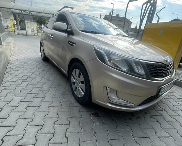 Бежевый Киа Рио, объемом двигателя 1.59 л и пробегом 198 тыс. км за 7300 $, фото 2 на Automoto.ua