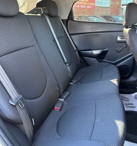 Бежевий Кіа Ріо, об'ємом двигуна 1.4 л та пробігом 66 тис. км за 7500 $, фото 11 на Automoto.ua
