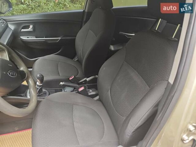 Кіа Ріо 2012 у Києві на Automoto.ua Бежевий Кіа Ріо, об'ємом двигуна 1.4 л та пробігом 337 тис. км за 6500 $, фото 37 на Automoto.ua