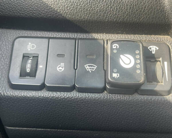 Бежевый Киа Рио, объемом двигателя 1.59 л и пробегом 198 тыс. км за 7300 $, фото 15 на Automoto.ua