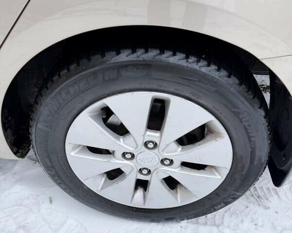 Бежевий Кіа Ріо, об'ємом двигуна 1.59 л та пробігом 122 тис. км за 8600 $, фото 31 на Automoto.ua