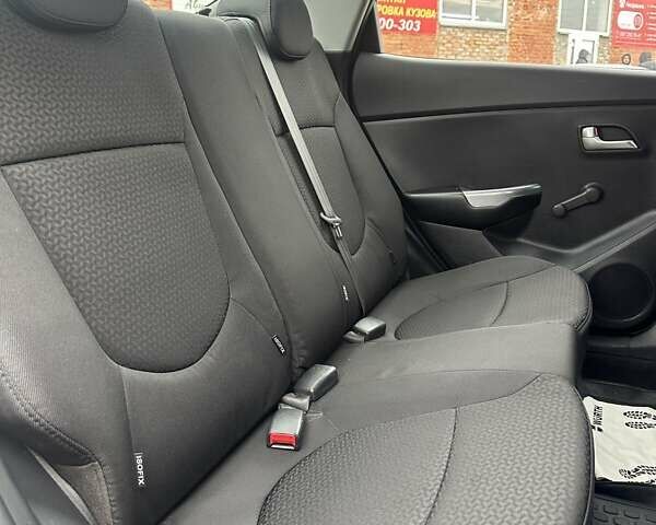 Бежевый Киа Рио, объемом двигателя 1.4 л и пробегом 66 тыс. км за 7700 $, фото 17 на Automoto.ua