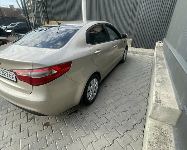 Бежевый Киа Рио, объемом двигателя 1.59 л и пробегом 198 тыс. км за 7300 $, фото 3 на Automoto.ua