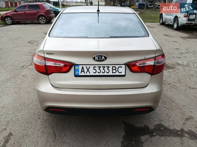 Бежевый Киа Рио, объемом двигателя 1.4 л и пробегом 156 тыс. км за 6000 $, фото 1 на Automoto.ua