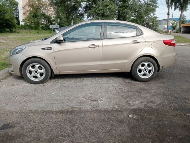 Бежевый Киа Рио, объемом двигателя 0 л и пробегом 220 тыс. км за 6500 $, фото 5 на Automoto.ua