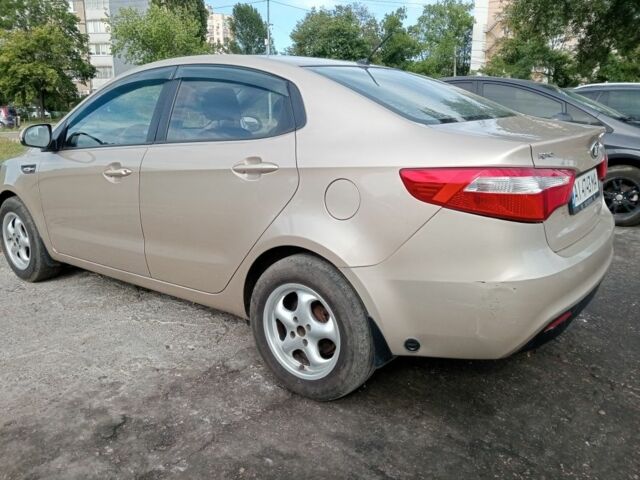 Бежевый Киа Рио, объемом двигателя 0 л и пробегом 220 тыс. км за 6500 $, фото 4 на Automoto.ua