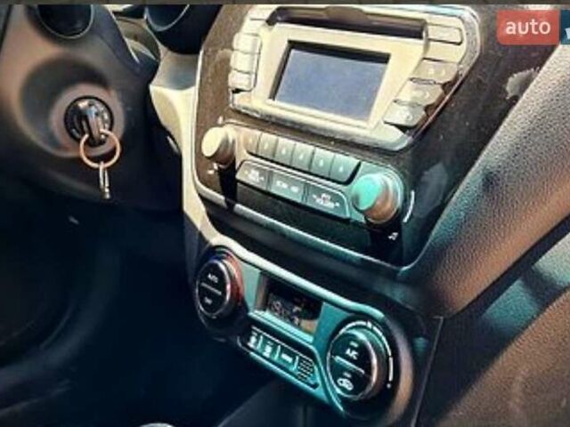 Бежевый Киа Рио, объемом двигателя 1.6 л и пробегом 142 тыс. км за 9500 $, фото 7 на Automoto.ua