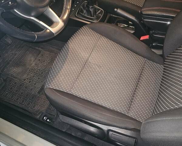 Бежевый Киа Рио, объемом двигателя 1.37 л и пробегом 95 тыс. км за 11077 $, фото 4 на Automoto.ua