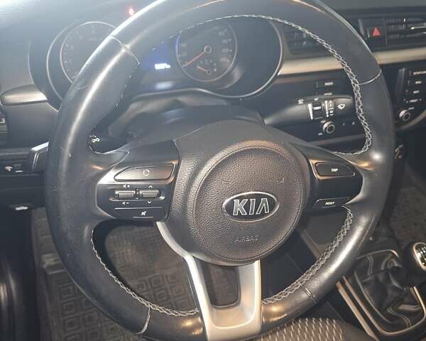 Бежевый Киа Рио, объемом двигателя 1.37 л и пробегом 95 тыс. км за 11077 $, фото 3 на Automoto.ua