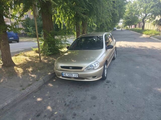 Бежевий Кіа Ріо, об'ємом двигуна 1.4 л та пробігом 250 тис. км за 1644 $, фото 5 на Automoto.ua