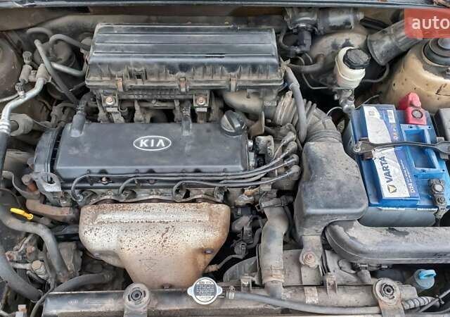 Бежевый Киа Рио, объемом двигателя 1.34 л и пробегом 156 тыс. км за 3500 $, фото 5 на Automoto.ua