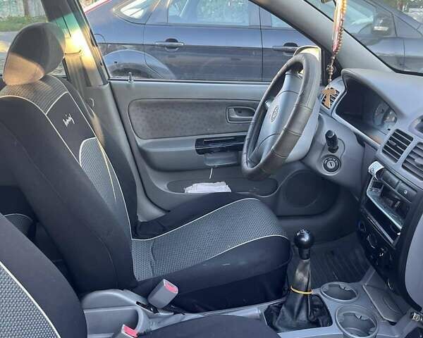 Бежевый Киа Рио, объемом двигателя 1.3 л и пробегом 269 тыс. км за 2800 $, фото 4 на Automoto.ua