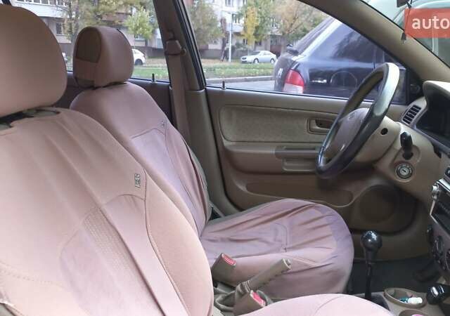 Бежевый Киа Рио, объемом двигателя 1.34 л и пробегом 156 тыс. км за 3500 $, фото 6 на Automoto.ua