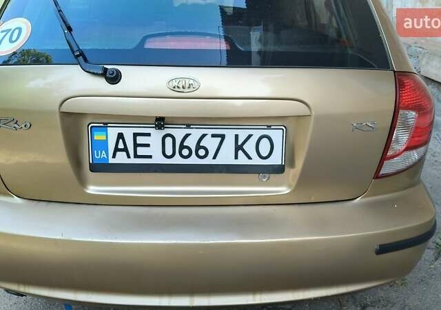 Бежевый Киа Рио, объемом двигателя 1.5 л и пробегом 232 тыс. км за 3300 $, фото 8 на Automoto.ua