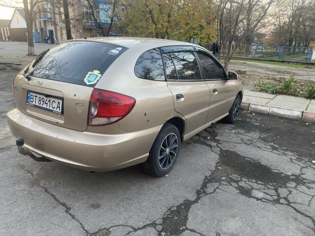 Бежевый Киа Рио, объемом двигателя 1.4 л и пробегом 290 тыс. км за 1700 $, фото 2 на Automoto.ua