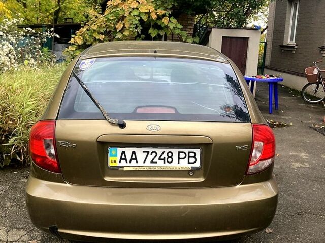 Бежевий Кіа Ріо, об'ємом двигуна 1.4 л та пробігом 201 тис. км за 4500 $, фото 2 на Automoto.ua