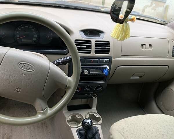 Бежевый Киа Рио, объемом двигателя 1.34 л и пробегом 270 тыс. км за 2500 $, фото 12 на Automoto.ua