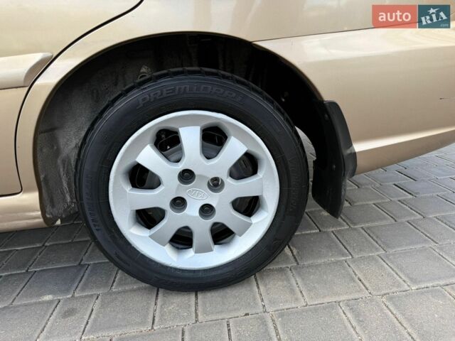 Бежевий Кіа Ріо, об'ємом двигуна 1.34 л та пробігом 134 тис. км за 3999 $, фото 33 на Automoto.ua