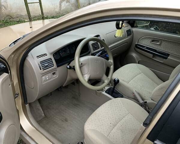 Бежевый Киа Рио, объемом двигателя 1.34 л и пробегом 270 тыс. км за 2500 $, фото 10 на Automoto.ua