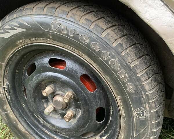 Бежевый Киа Рио, объемом двигателя 1.34 л и пробегом 270 тыс. км за 2500 $, фото 5 на Automoto.ua