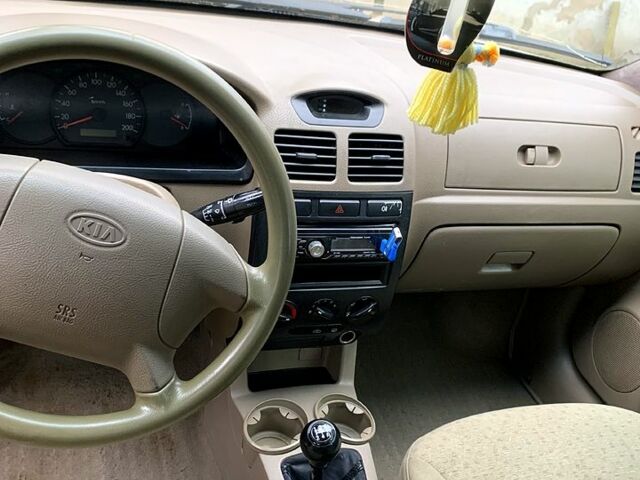 Бежевый Киа Рио, объемом двигателя 1.3 л и пробегом 267 тыс. км за 2500 $, фото 10 на Automoto.ua