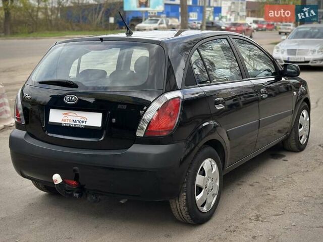 Черный Киа Рио, объемом двигателя 1.4 л и пробегом 233 тыс. км за 5900 $, фото 25 на Automoto.ua