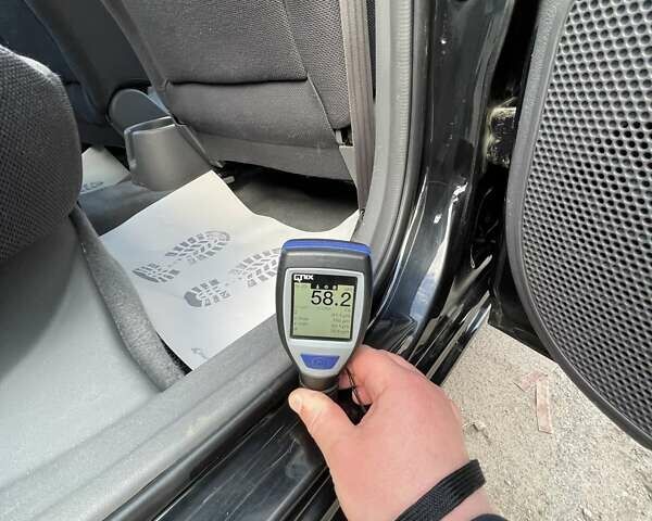 Черный Киа Рио, объемом двигателя 1.4 л и пробегом 233 тыс. км за 5900 $, фото 3 на Automoto.ua