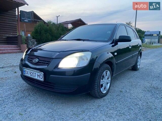 Чорний Кіа Ріо, об'ємом двигуна 1.6 л та пробігом 198 тис. км за 3699 $, фото 10 на Automoto.ua