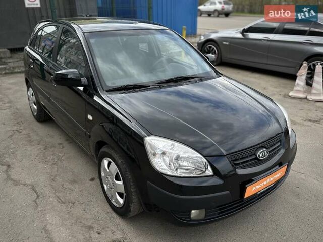 Черный Киа Рио, объемом двигателя 1.4 л и пробегом 233 тыс. км за 5900 $, фото 39 на Automoto.ua