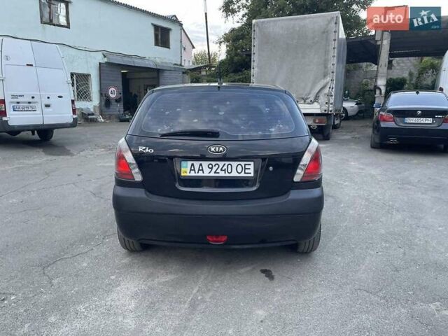 Чорний Кіа Ріо, об'ємом двигуна 1.4 л та пробігом 270 тис. км за 4200 $, фото 1 на Automoto.ua