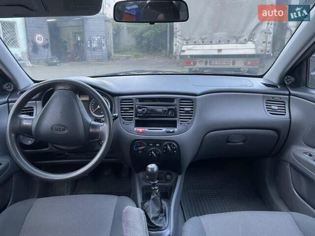Чорний Кіа Ріо, об'ємом двигуна 1.4 л та пробігом 270 тис. км за 4200 $, фото 3 на Automoto.ua