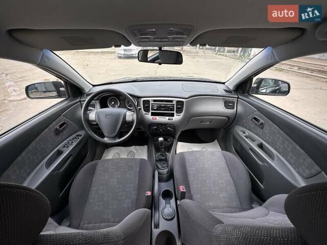 Черный Киа Рио, объемом двигателя 1.4 л и пробегом 233 тыс. км за 5900 $, фото 31 на Automoto.ua