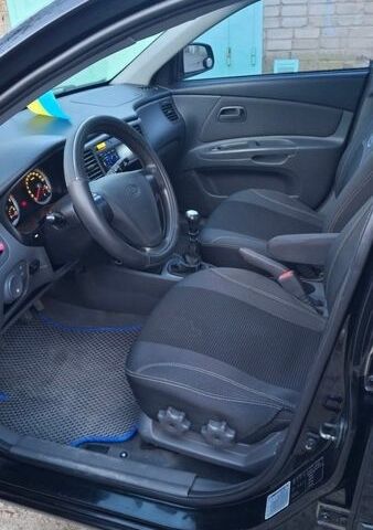 Черный Киа Рио, объемом двигателя 1.4 л и пробегом 201 тыс. км за 4200 $, фото 11 на Automoto.ua